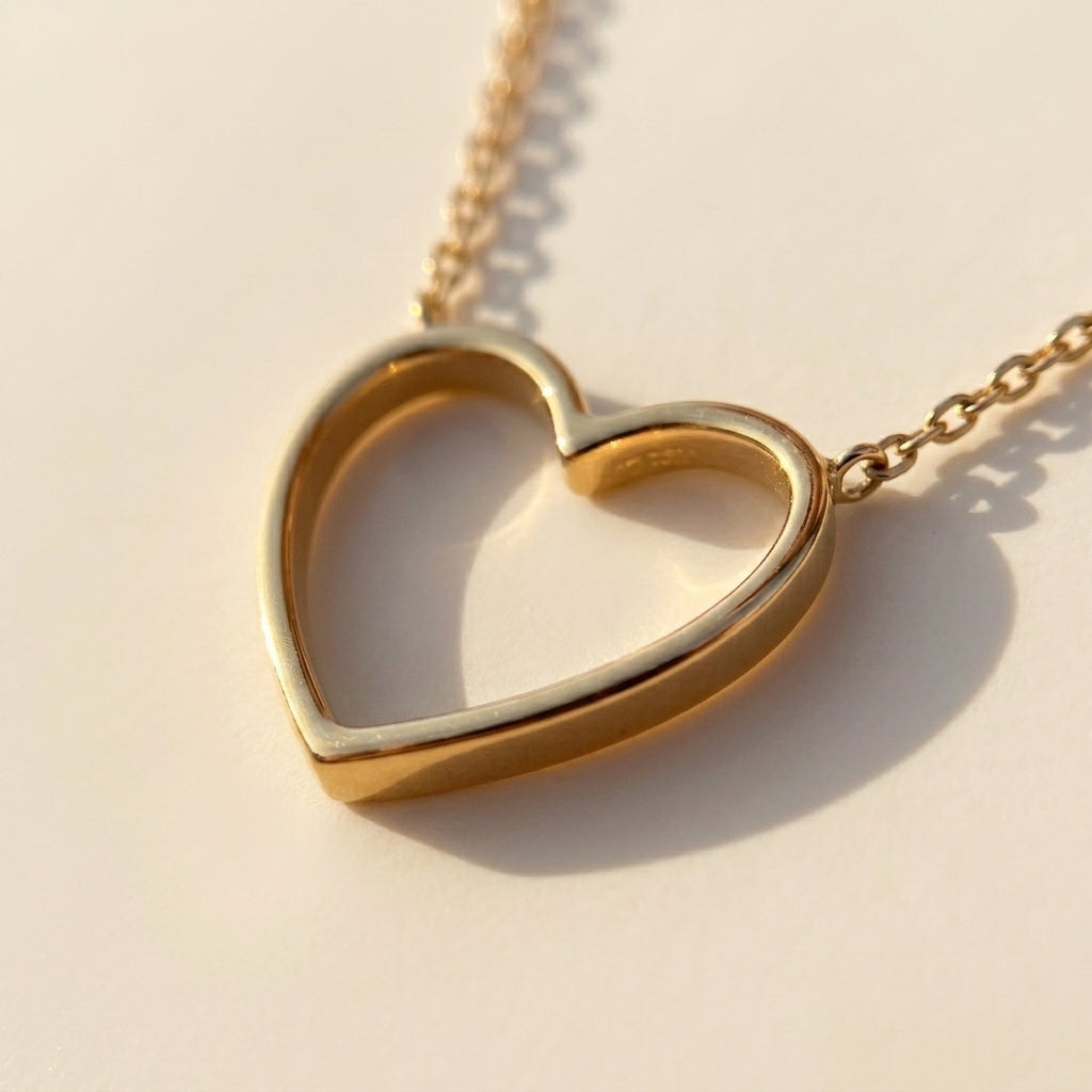 Minimalist Heart Chain Necklace