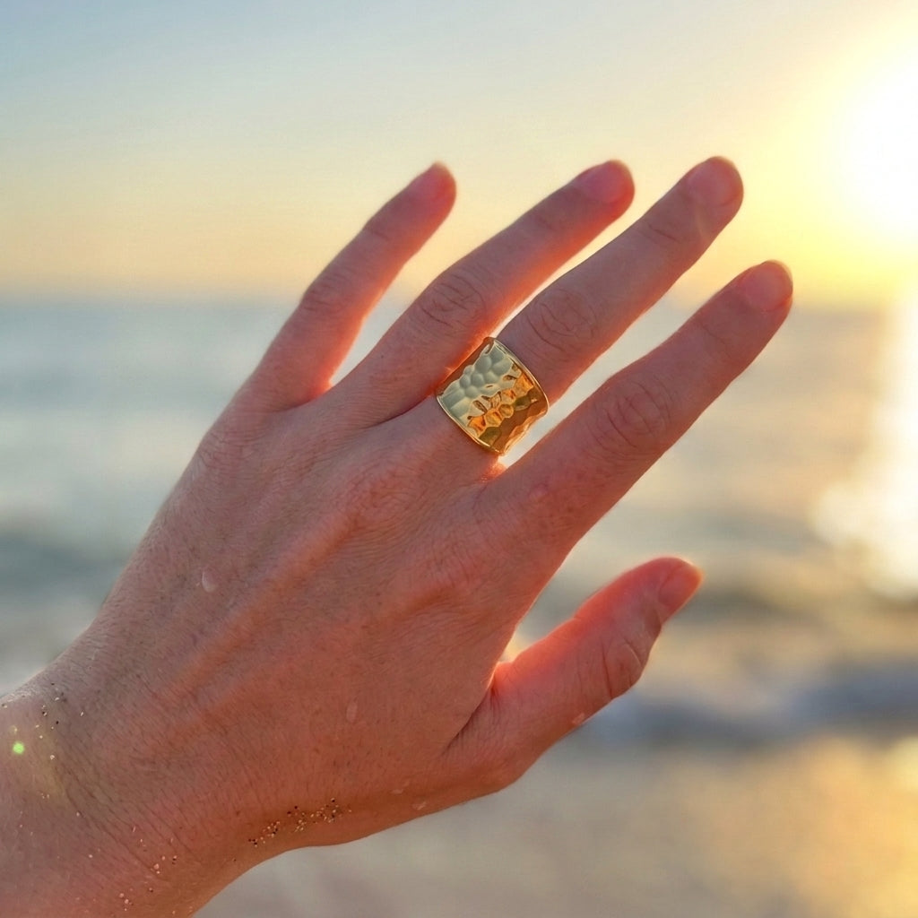 Refined Bold Hammer Texture Band Ring