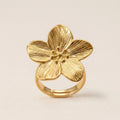 Elegant Gold Flower Ring