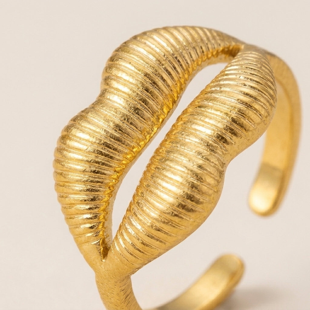Kiss ring
