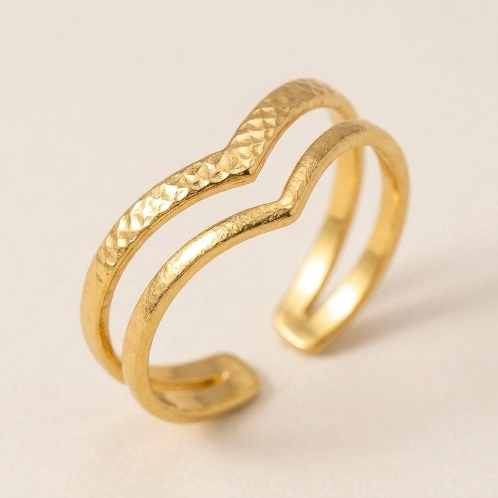 Elegant V‑Shaped Gold Ring